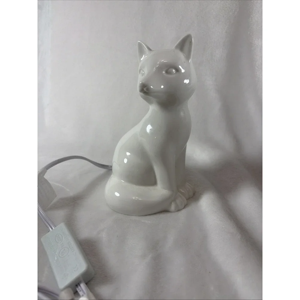 Target White Ceramic Cat Accent Lamp Figural Kitty Night Light Minimalist Boho